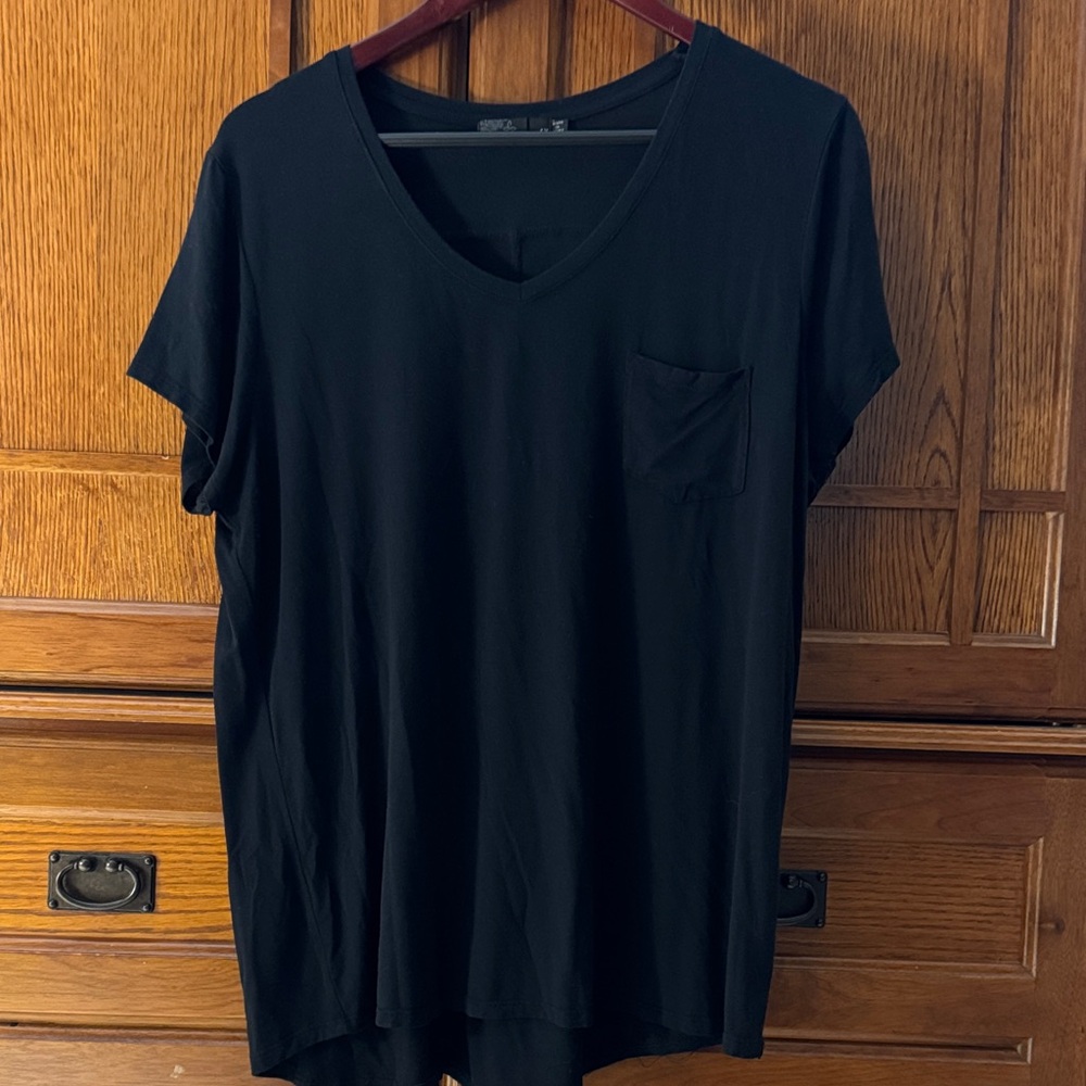 PrAna Foundation Short Sleeve V-Neck Tee Pocket Classic Lightweight Yoga